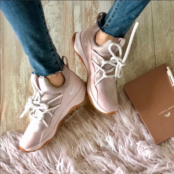 nike loop shoes price